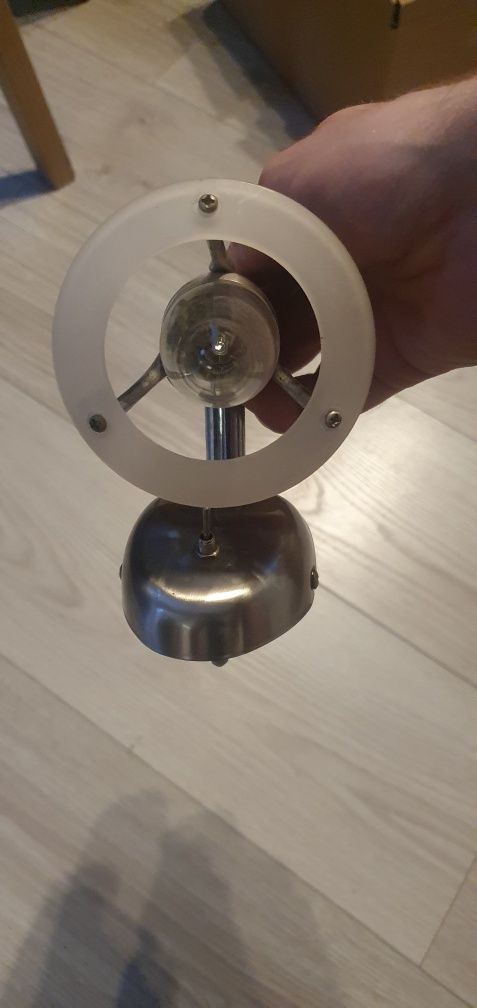 Kinkiet lampka na ścianę