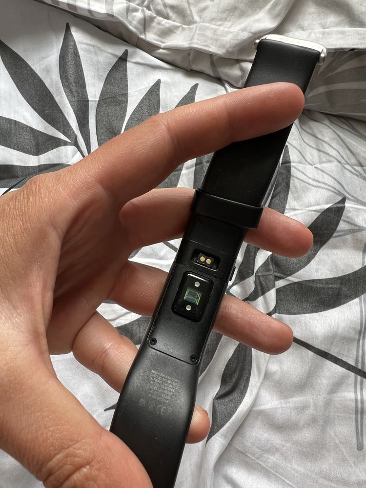 Фітнес браслет fitbit watch charge 2