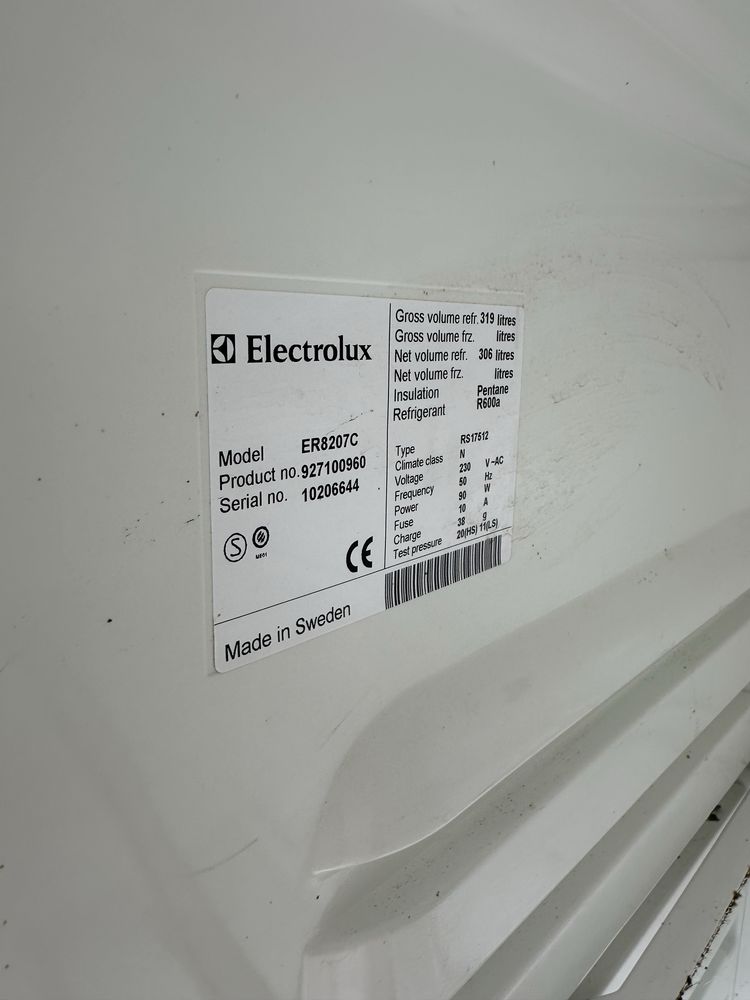 Lodówka witryna chlodnicza przeszklona elektrolux