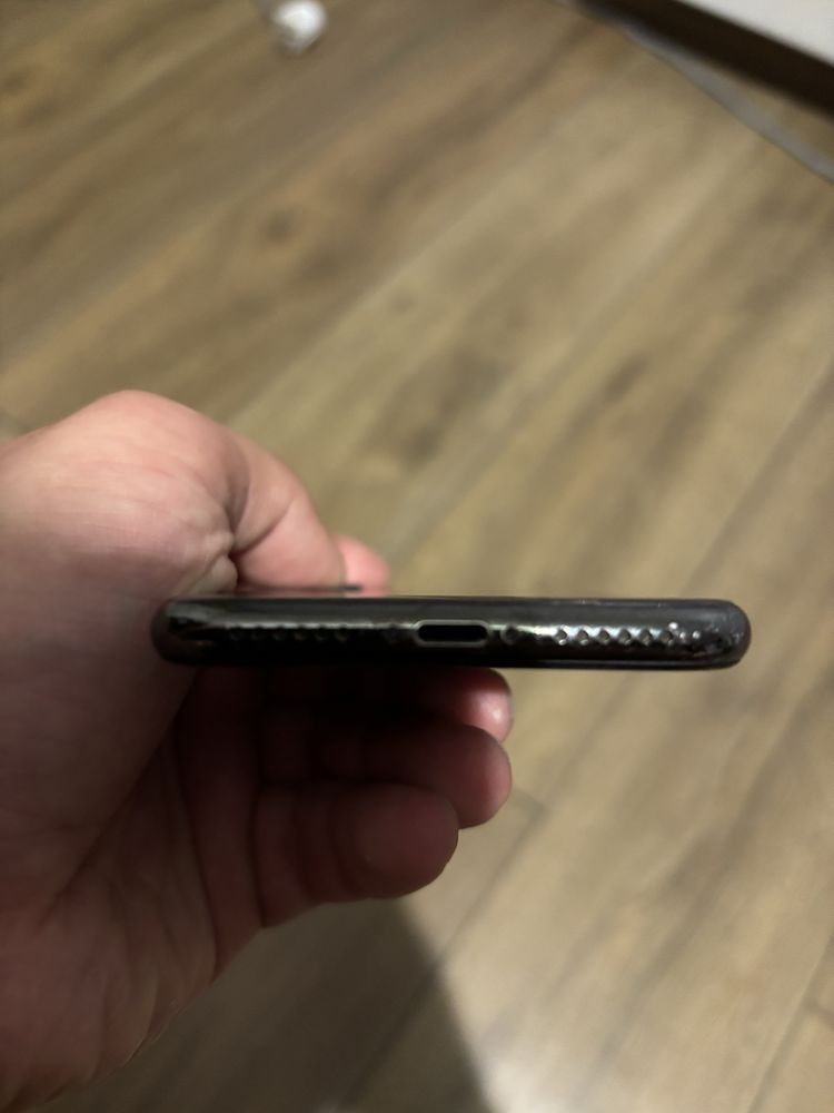 Продам Iphone X 64gб