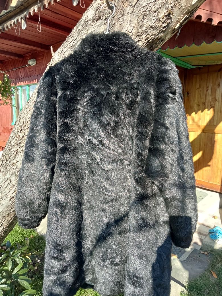 Piękne sztuczne futerko czarne damskie