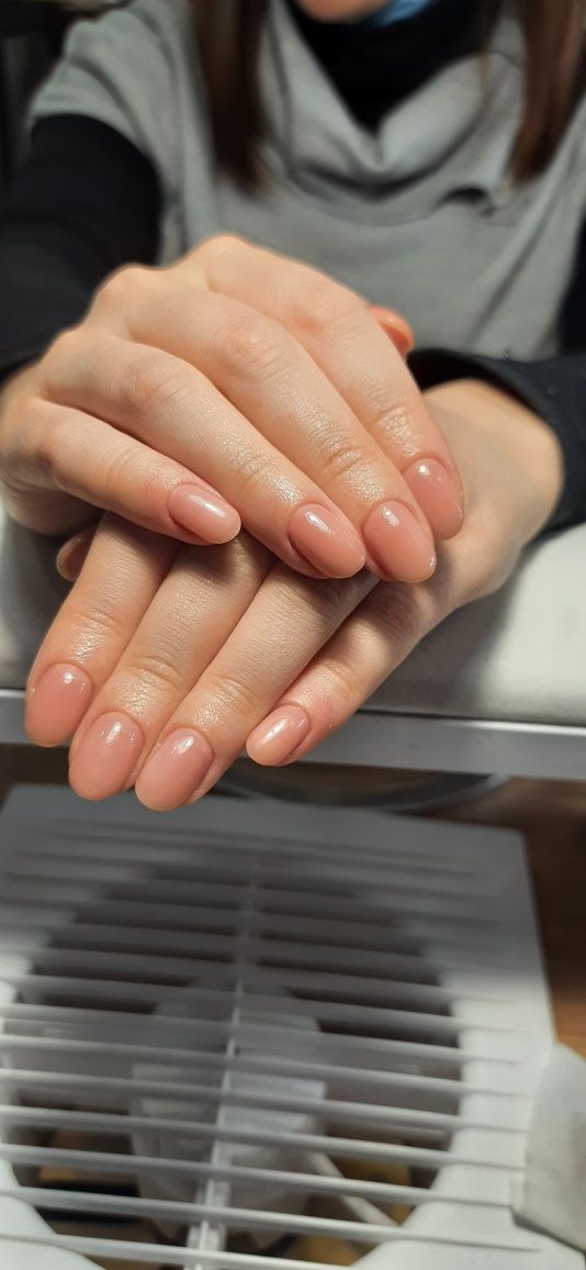 Коррекция и наращивание ногтей