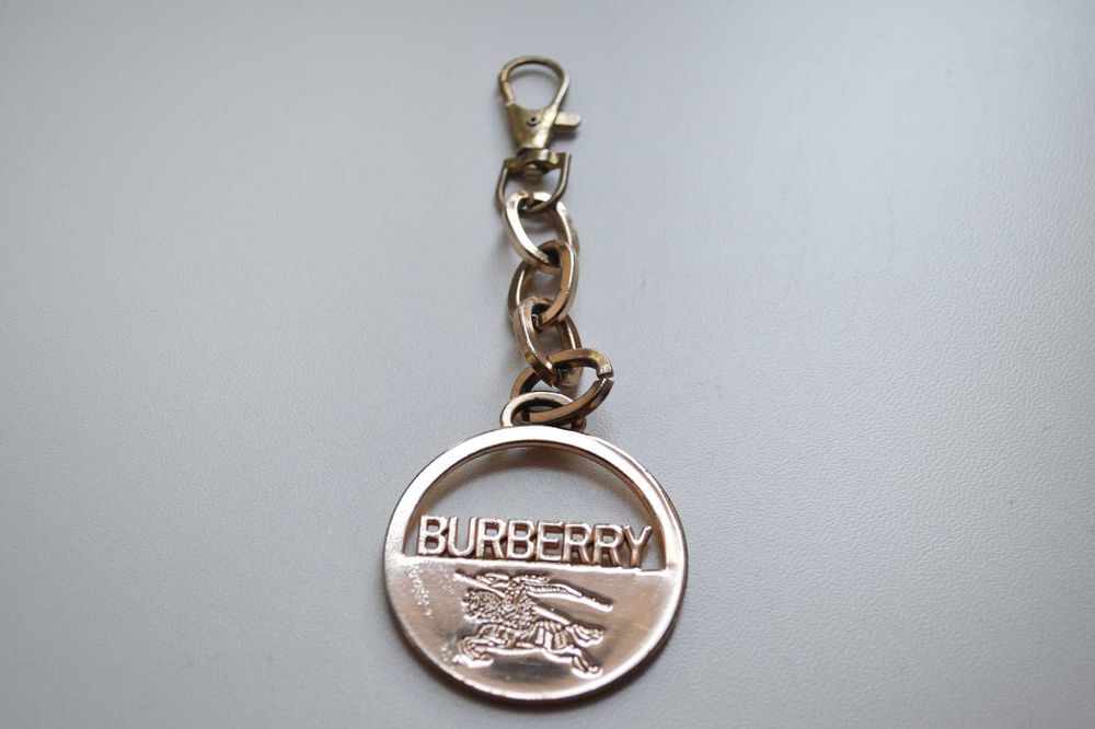 Брелок Burberry для сумки ключей украшение