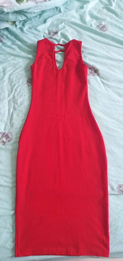 Платье красного цвета xs (42-44)