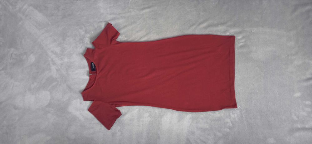 Letnia sukienka z krótkim rękawem rozm.M Reserved