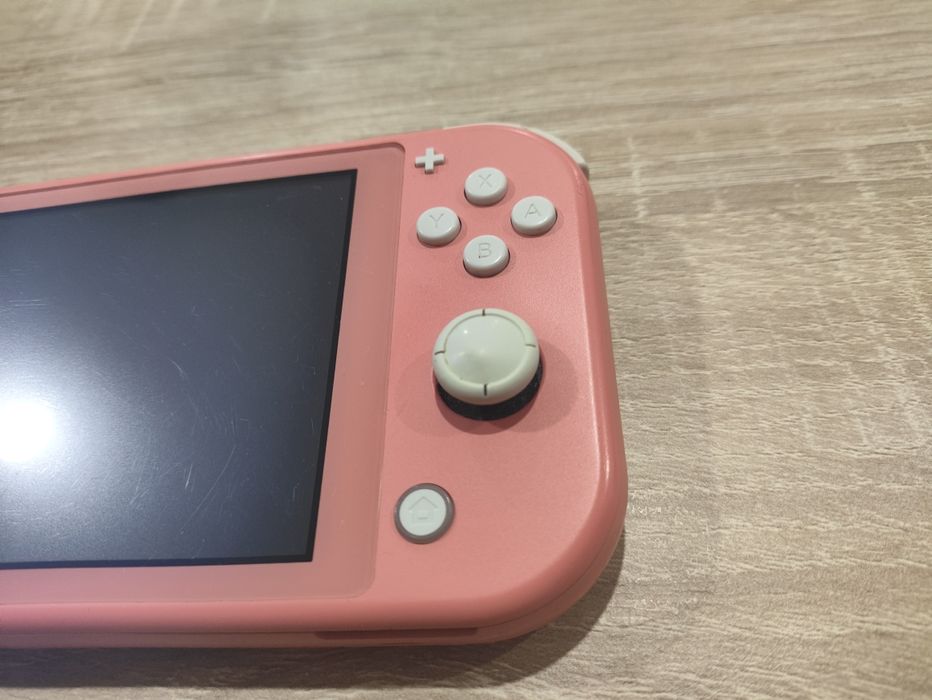 Nintendo switch lite com Pokémon sword