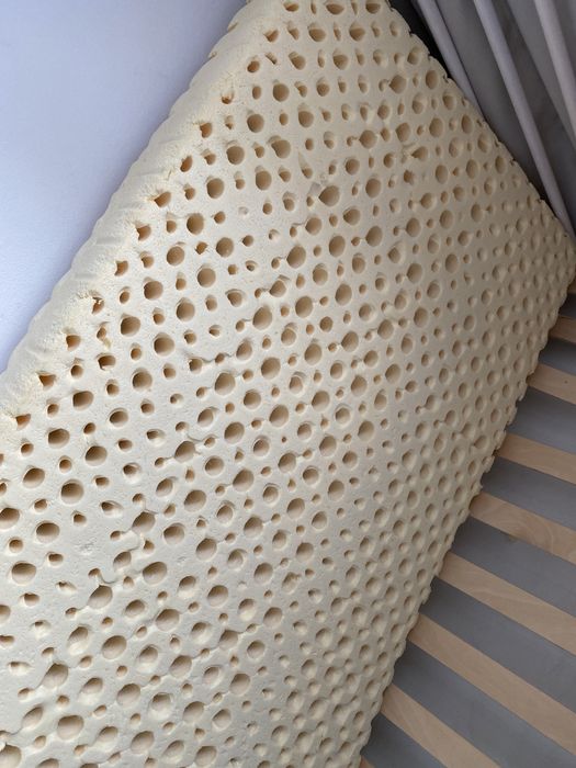 Materac lateksowy Hevea 120x60 cm dla dzieci jak nowy