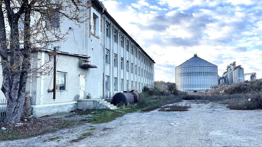 Продаж великого складського комплексу 8300 м.кв.