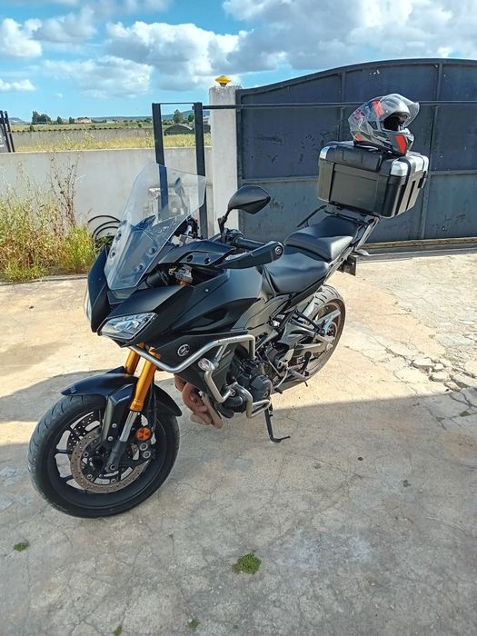 Vendo Yamaha traser 900