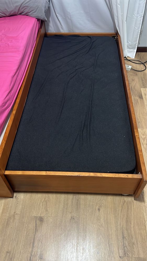 Cama solteiro  de madeira dupla  colchão e estrado