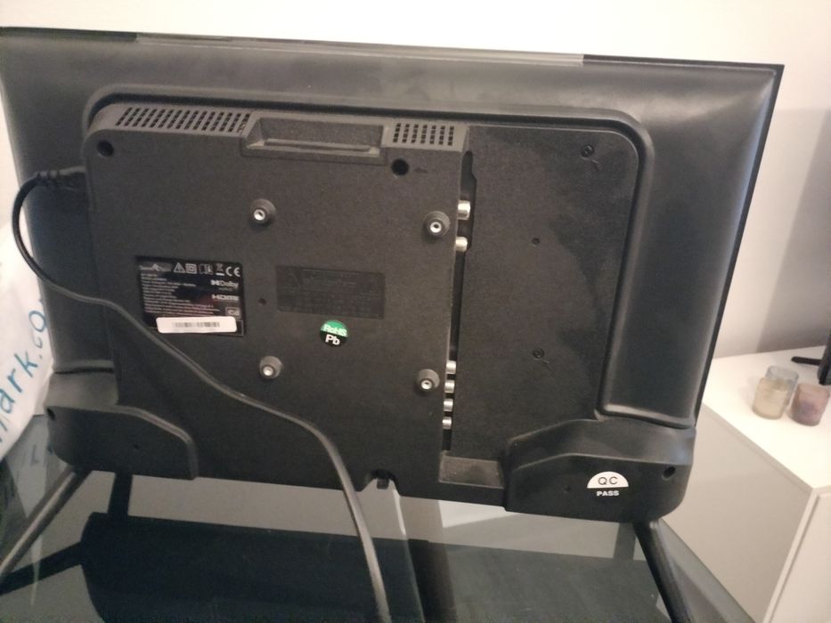 TV SMART TECH 22FN01V (LED - 22'' - 56 cm - Full HD)