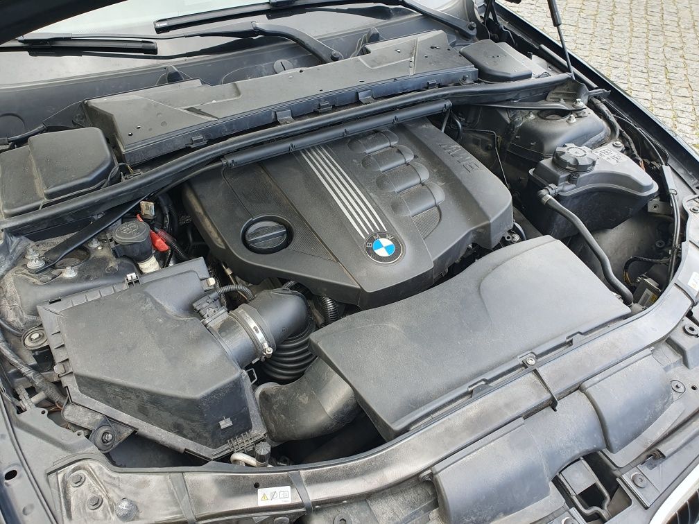 BMW 318 D, 2012, GPS e Xénon