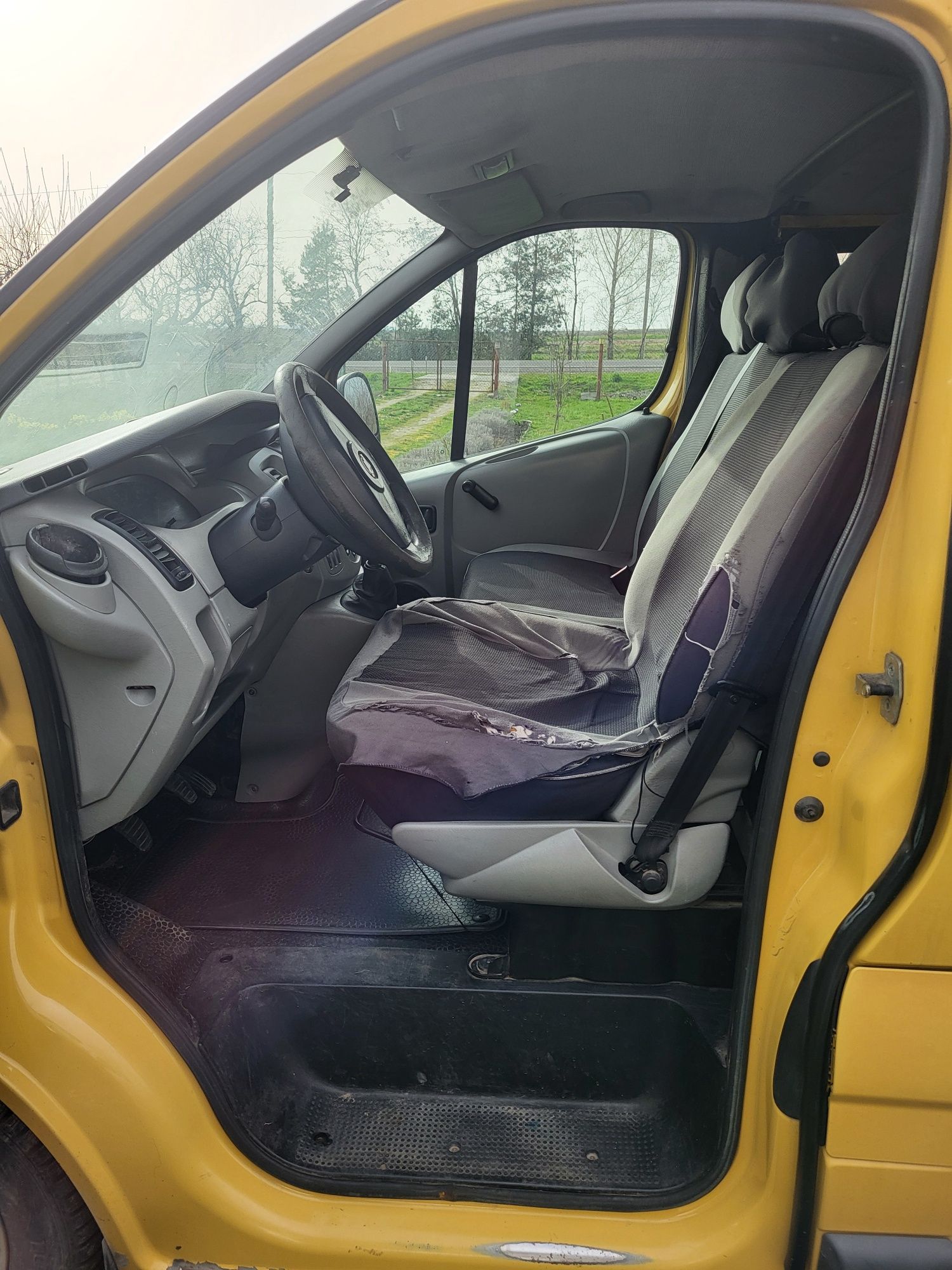 Opel Vivaro 1.9 Di повний пасажир 6-ти ступ.коробка передач