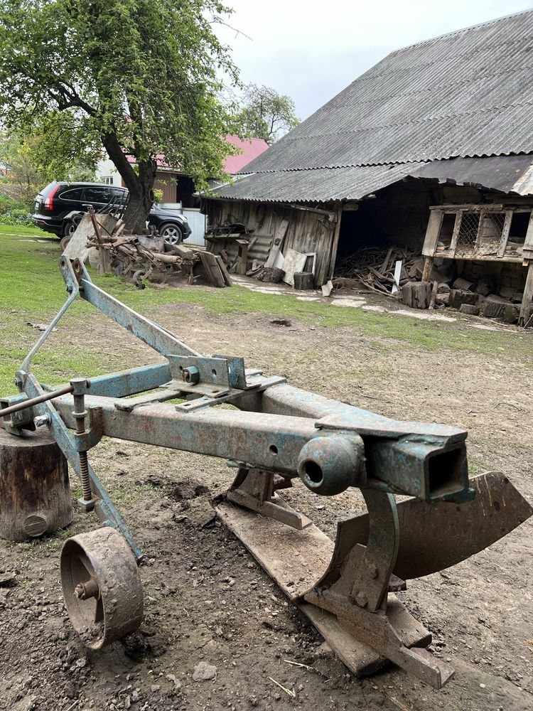 Плуг Полький 2 по 25  із полокруглою стойкою рама зміцнена