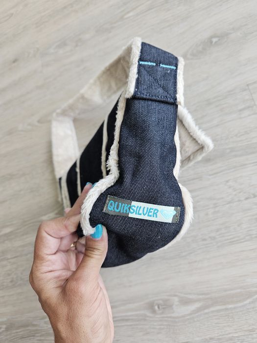 Mala da QuikSilver em ganga com pêlo