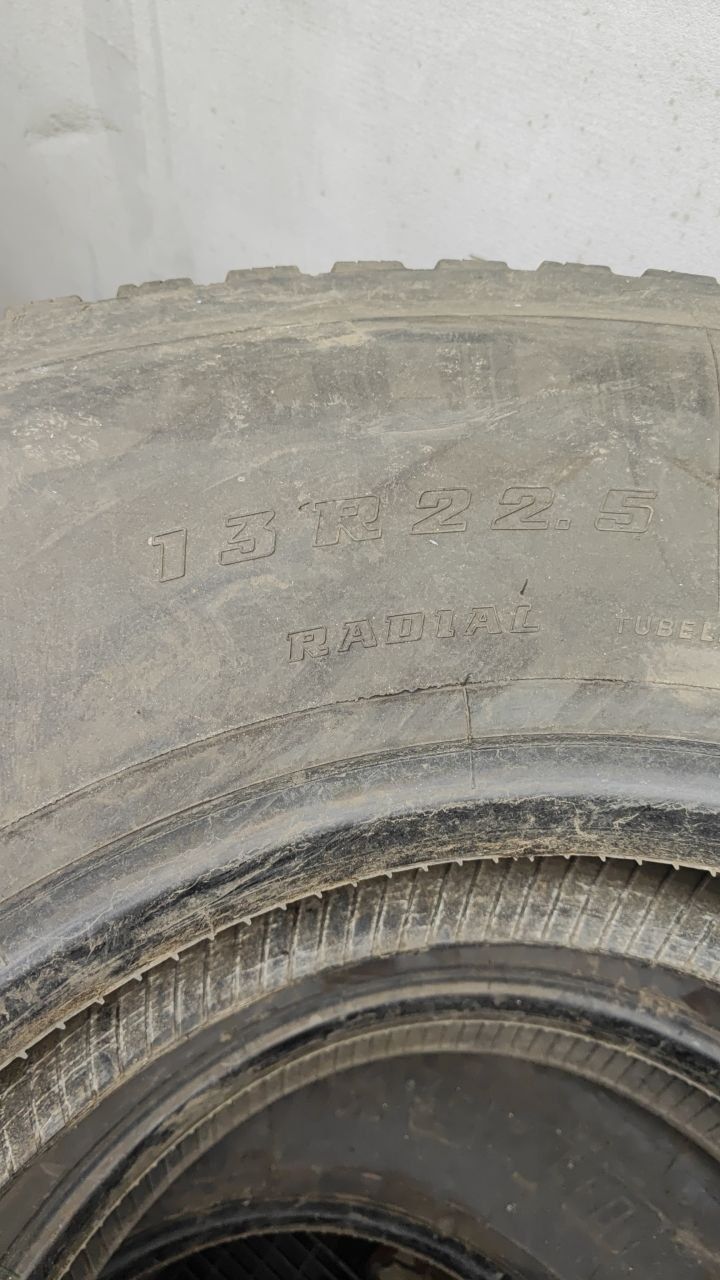 Шины Bridgestone 13R22.5