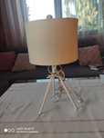 Piękna lampa stołowa
