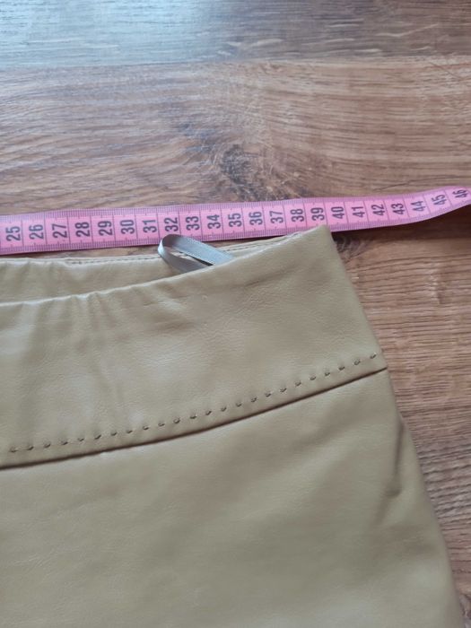 Продам жіночу спідницю