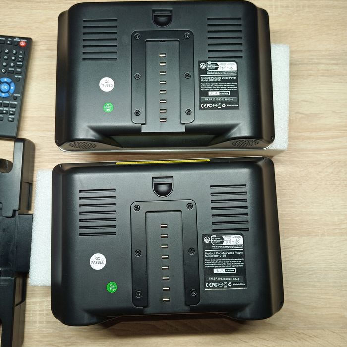 Автомобільний DVD/відеоплеєр в підголовник Naviskauto 10.1" (комплект)