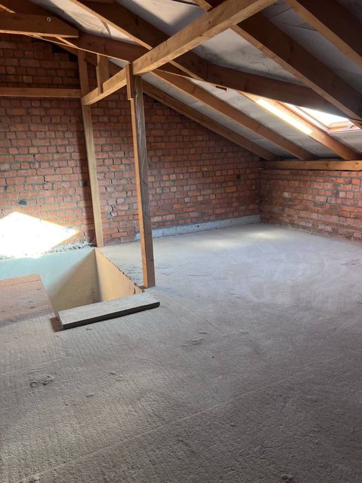 Продаж котеджу з власною ділянкою у с. Басівка