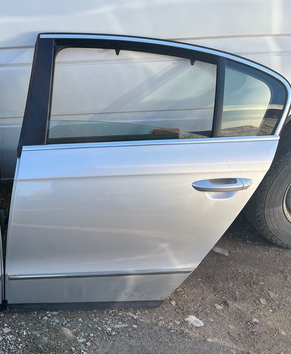 Двері Passat b6 седан LA7W задні дверка