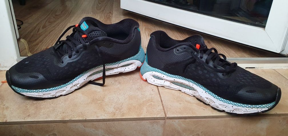 Buty męskie do biegania Under Armour HOVR Infinite roz 43 wkładka 27,5