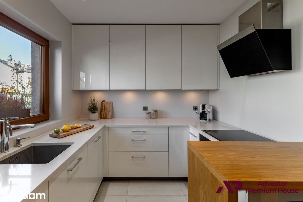 Funkcjonalny dom dla rodziny  pod lasem