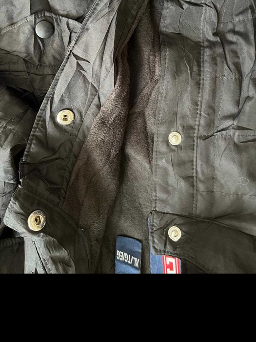 Casaco preto, Chaps.