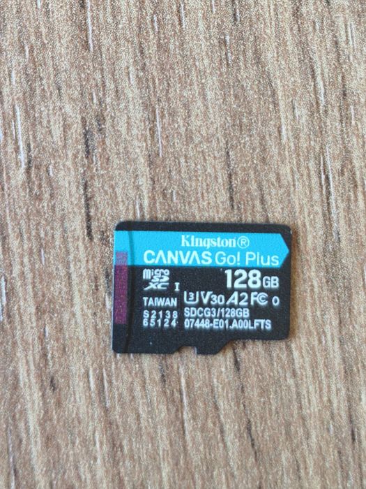 Продам IP камера Dahua кубічна DH-IPC-K42P + карта пам'яті на 128GB
