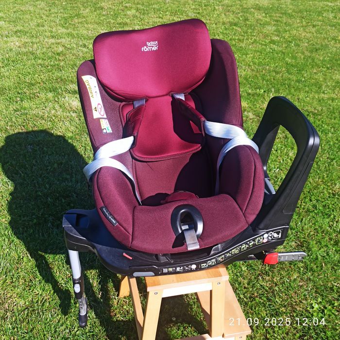 Fotelik Romer Britax DUALFIX M i-SIZE obrotowy Bordowy