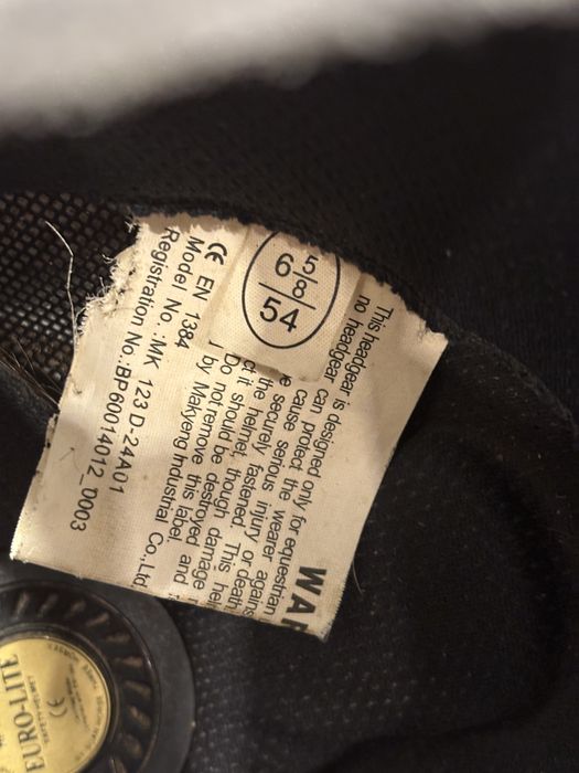 Kask jeździecki zamszowy czarno - szary 54 cm  Euro-Lite