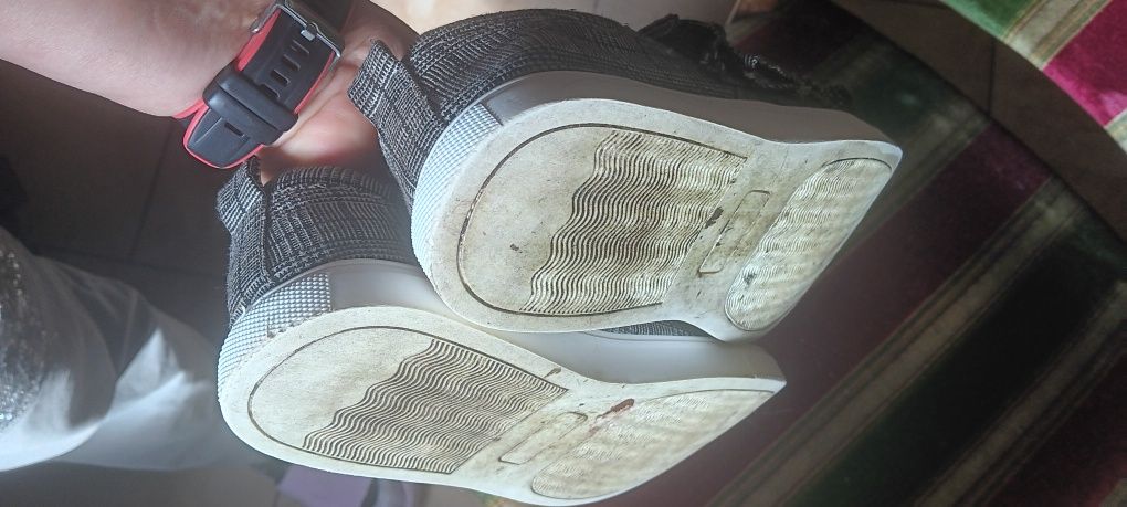 Cichobiegi, buty, trampki