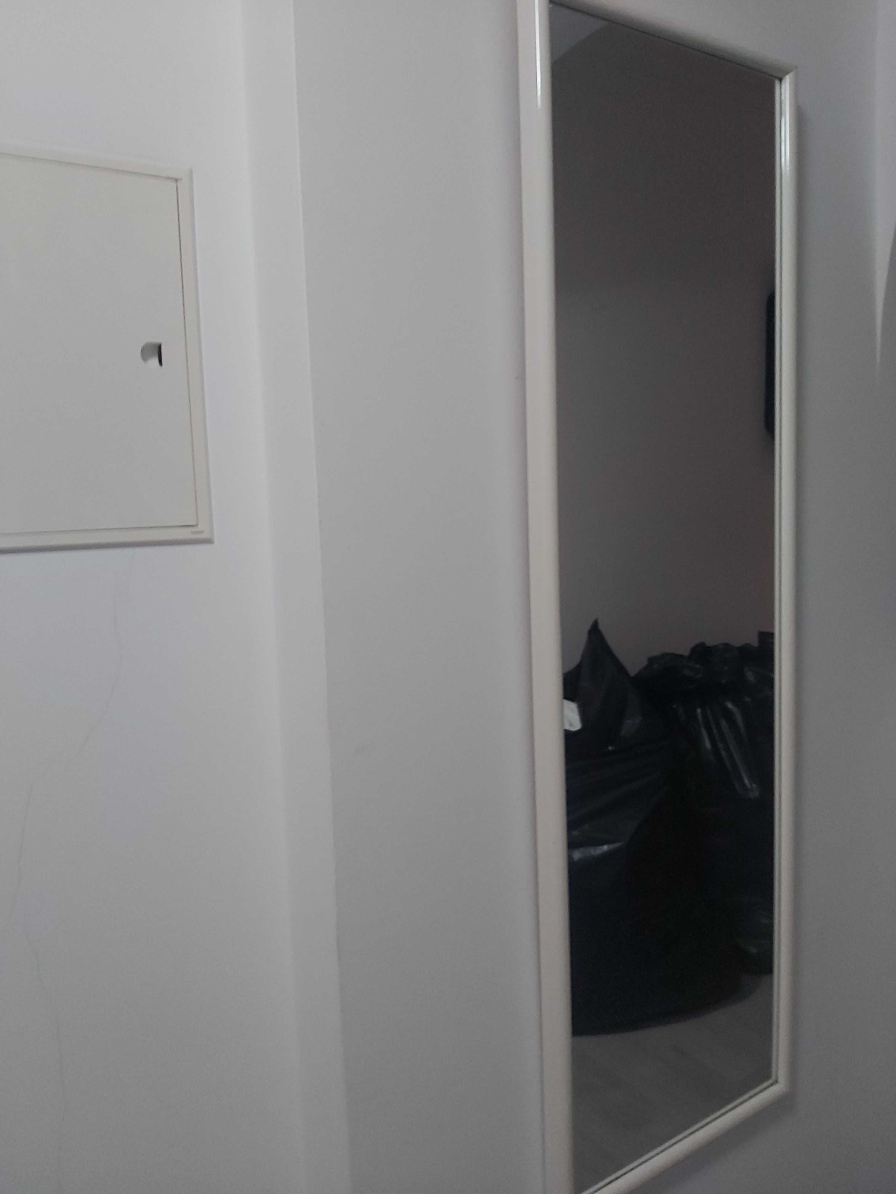 Espelho  com moldura branca lacada
