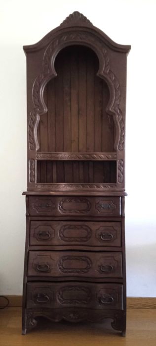 Oratório em castanho antigo feito à mão