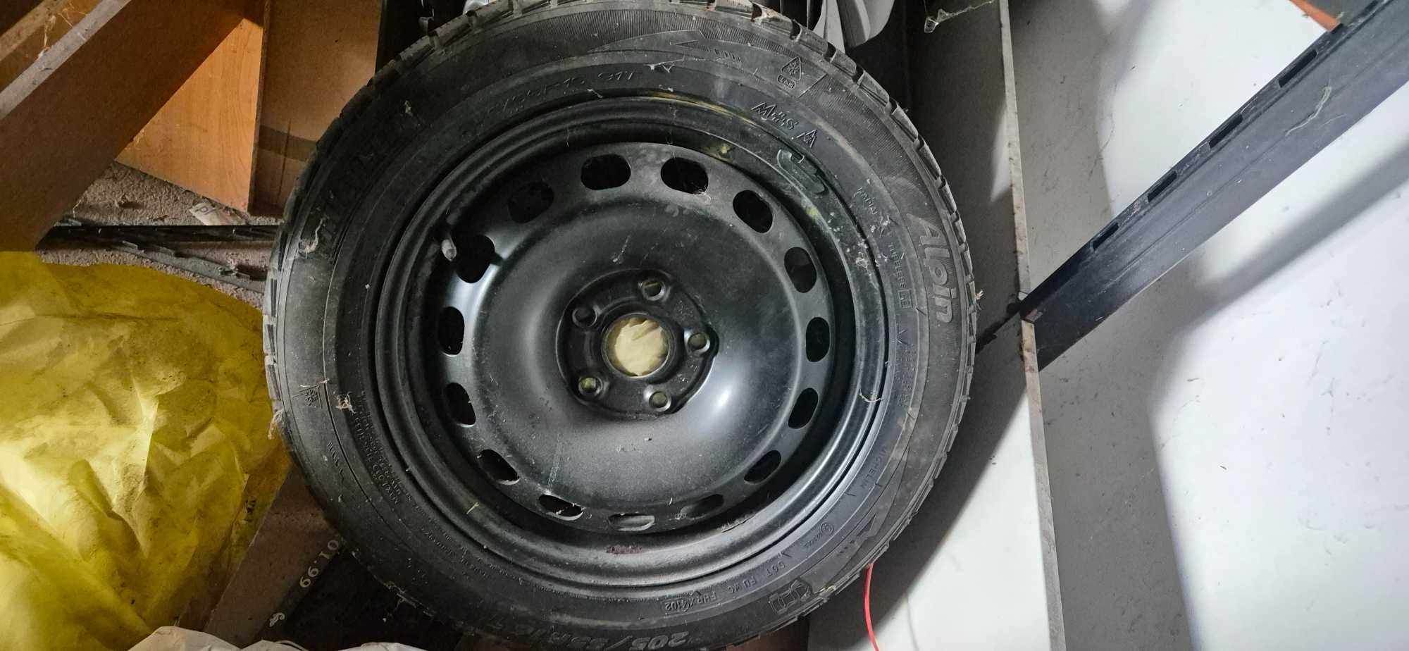 Koła z oponami Michelin 205/55 R16 zima 2 szt.