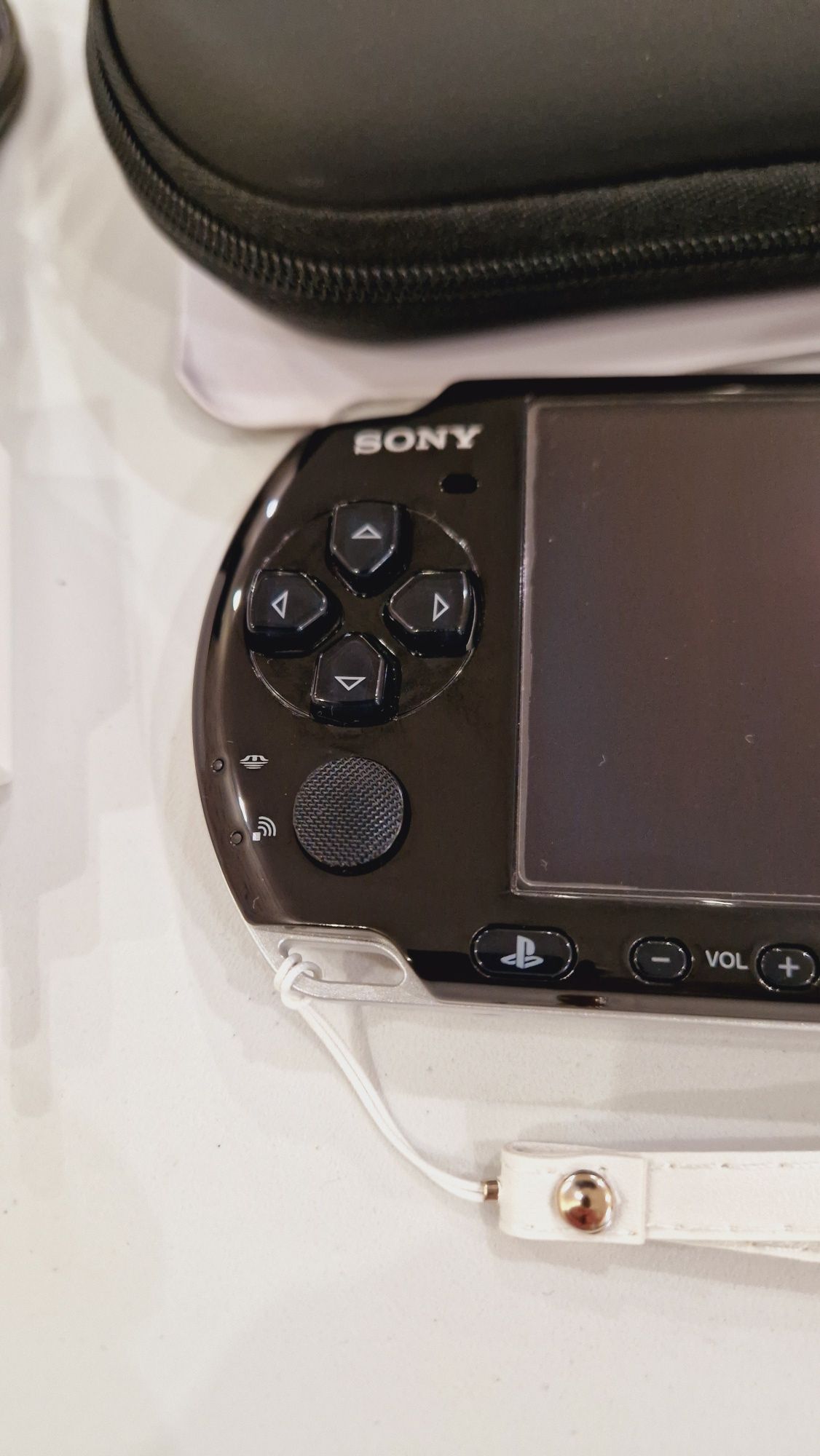 Sony PSP-3000 64гиг 128 игр+ чехол!