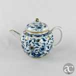 Bule em porcelana da China, período Qianlong, séc. XVIII