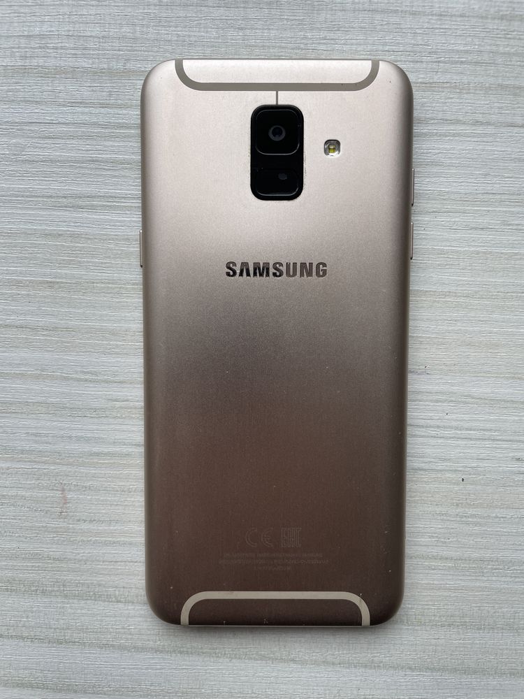 Продам мобільний телефон Samsung A6
