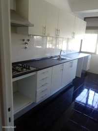 Arrenda-se T2 850€ Vialonga