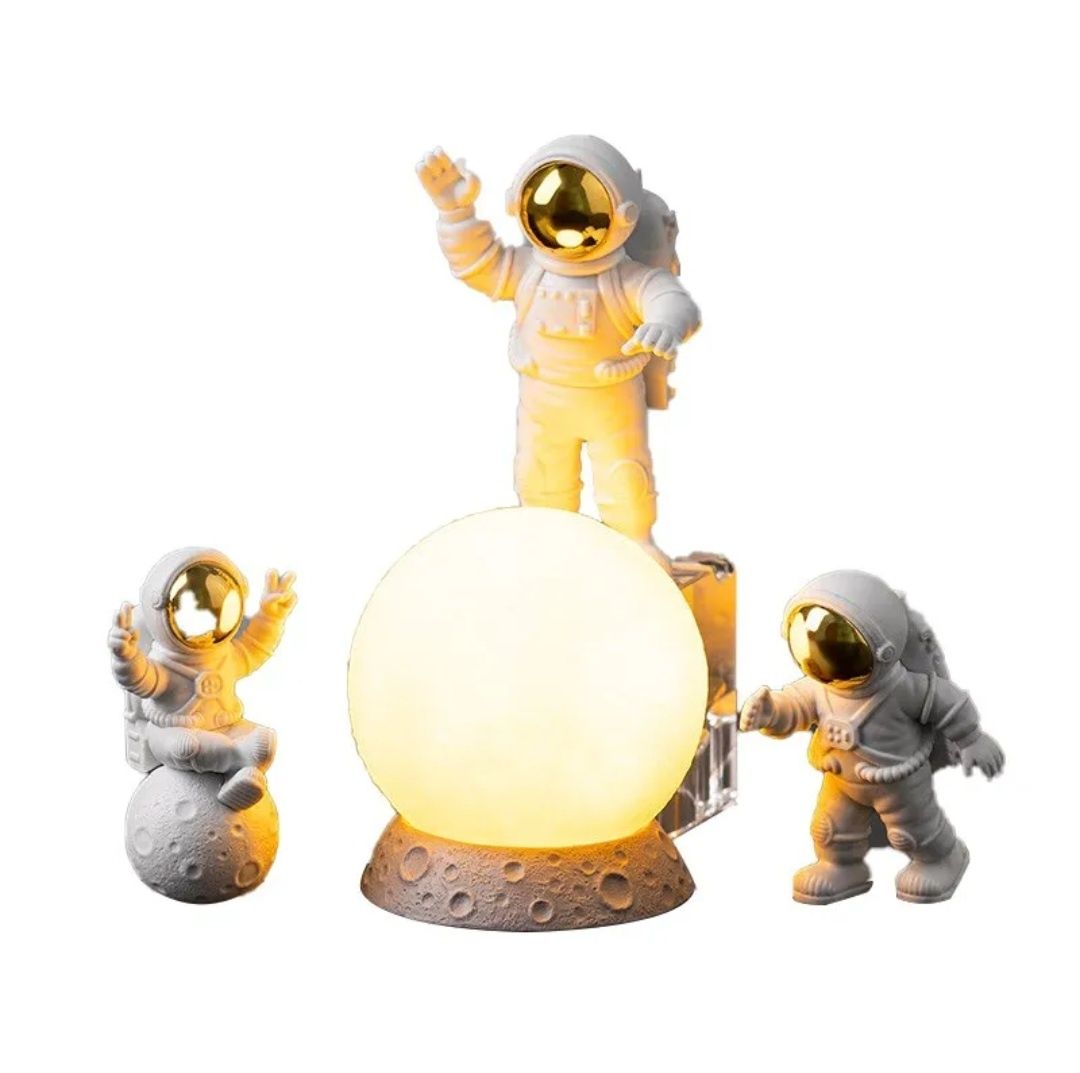 Лампа-нічник+3 фігурки «Космонавти» + жовте місячне світло