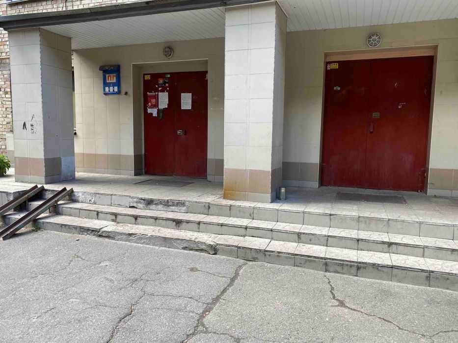 Кімната в гуртожитку. вул. Ушинського 36. Ремонт. Меблі.