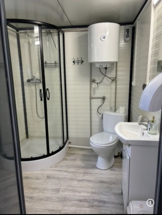 Konterne sanitarny / Pawilon