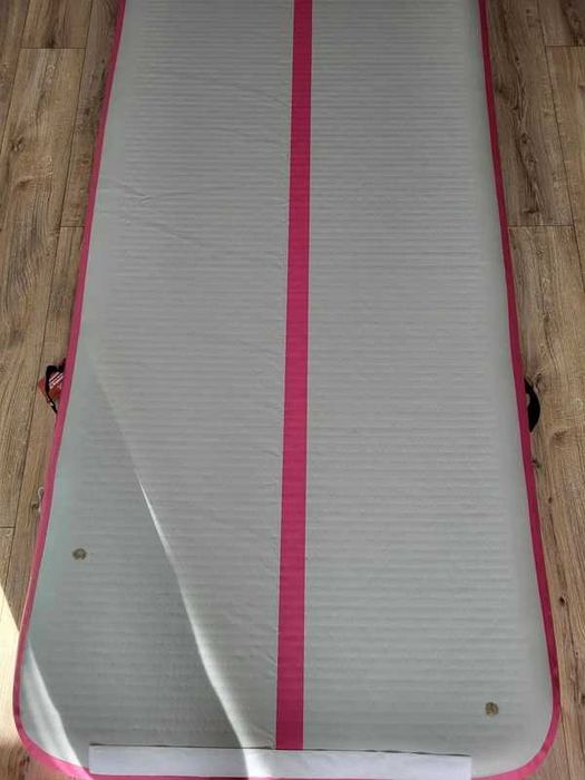 Nadmuchiwana mata gimnastyczna air track