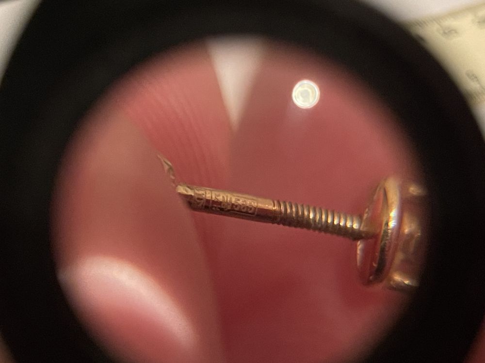 Золотые гвоздики пусеты  с бриллиантами  0.196ct