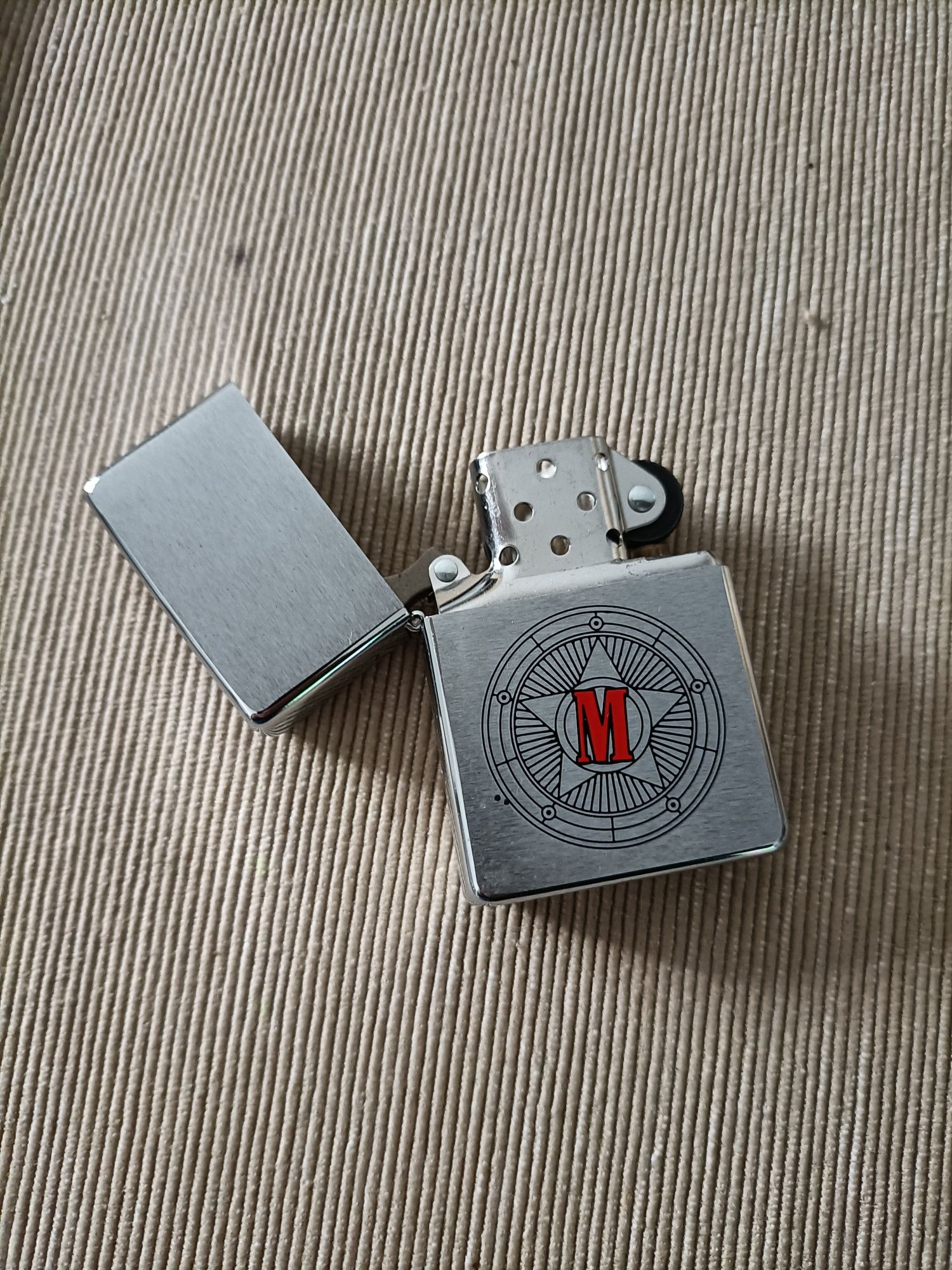 Isqueiros Ronson e Zippo - Marlboro - John Player Special