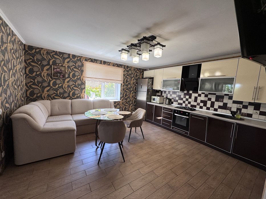 Чудовий Будинок в передмісті