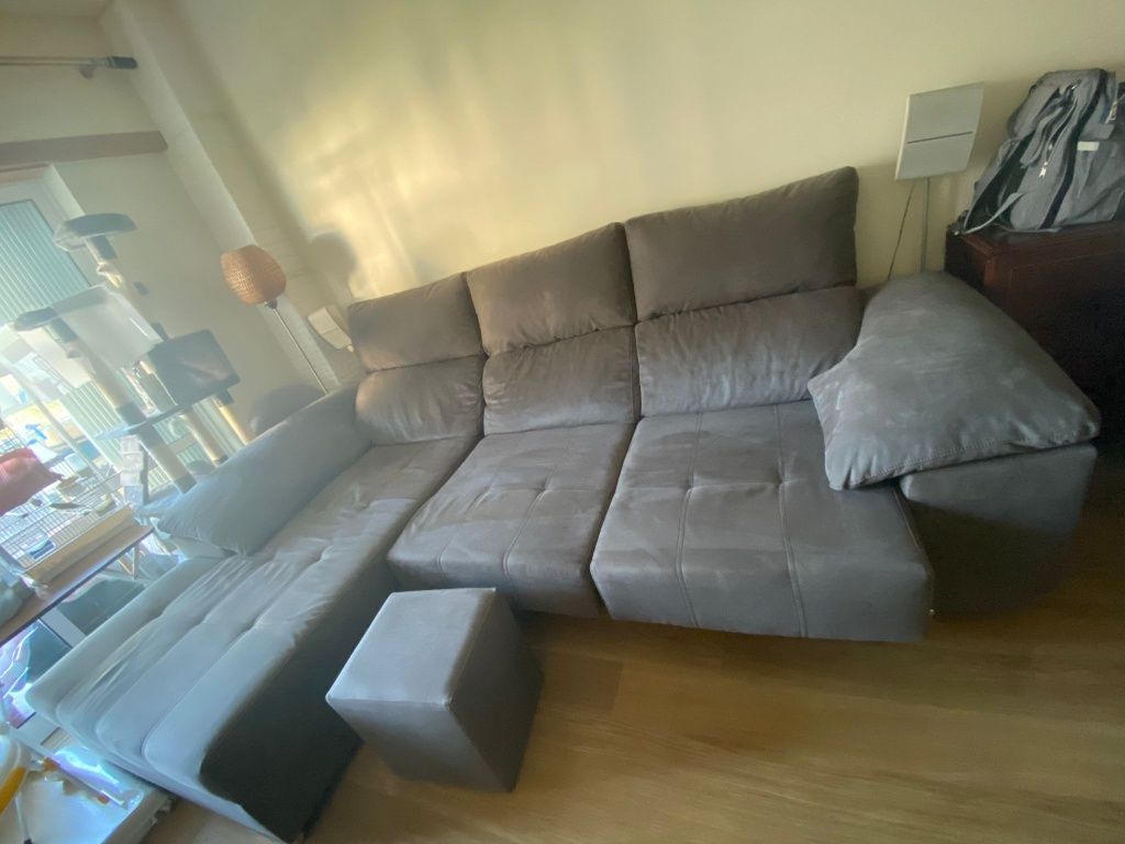 Vendo sofa com chaise longue