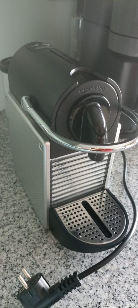 Máquina de café Nespresso Pixie