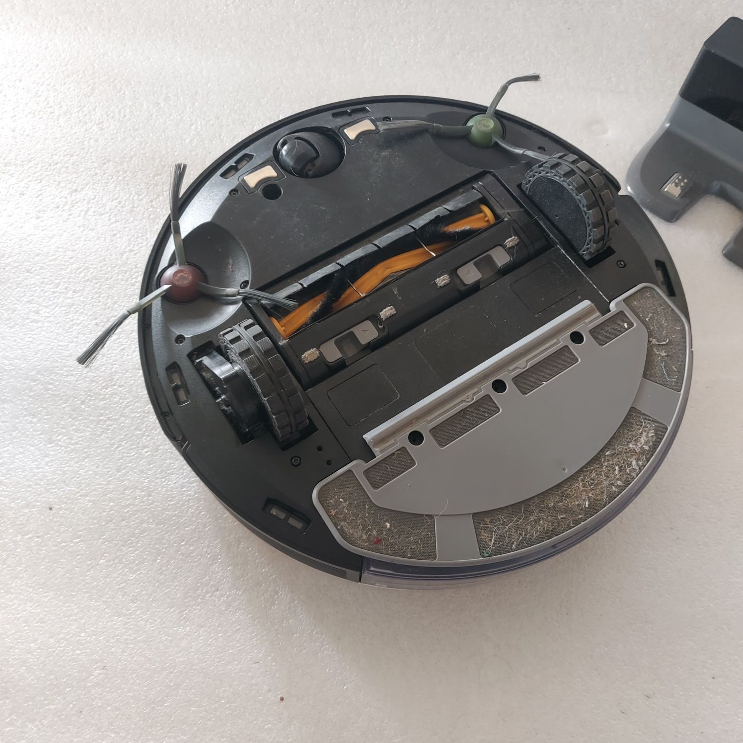 ECOVACS DEEBOT OZMO T8 robot odkurzający z funkcją wycierania