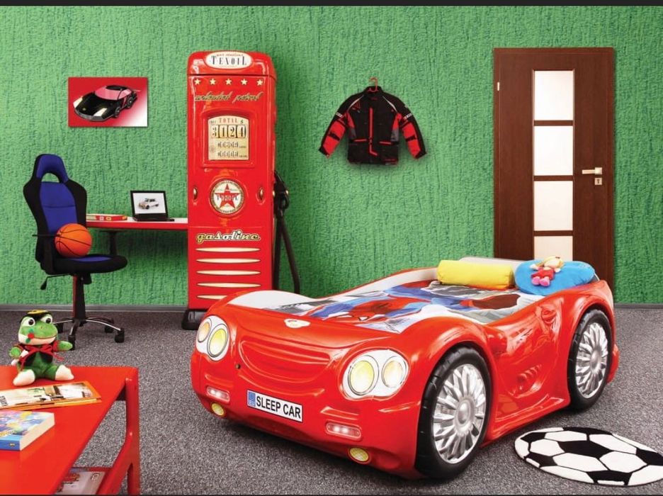 Łóżko samochód sleep car + szafa dystrybutor , biurko Plastiko